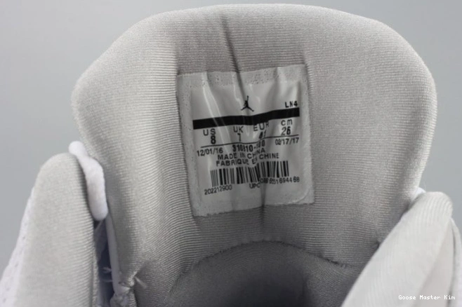 LowPure Money Air mens Jordan 13 310810-100 white 0608